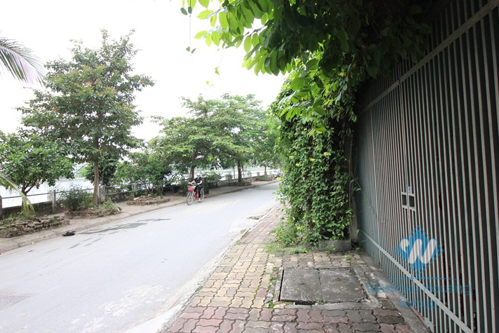 Lake side apartment for rent in Nghi Tam Village, cozy and spacious