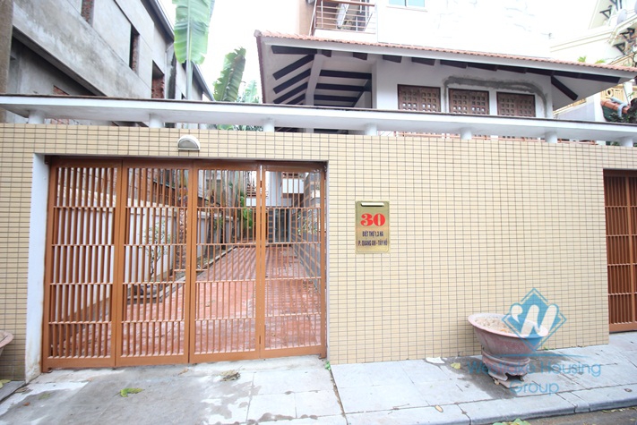 Lakeside villa with swimming pool for rent in Tay Ho, Hanoi