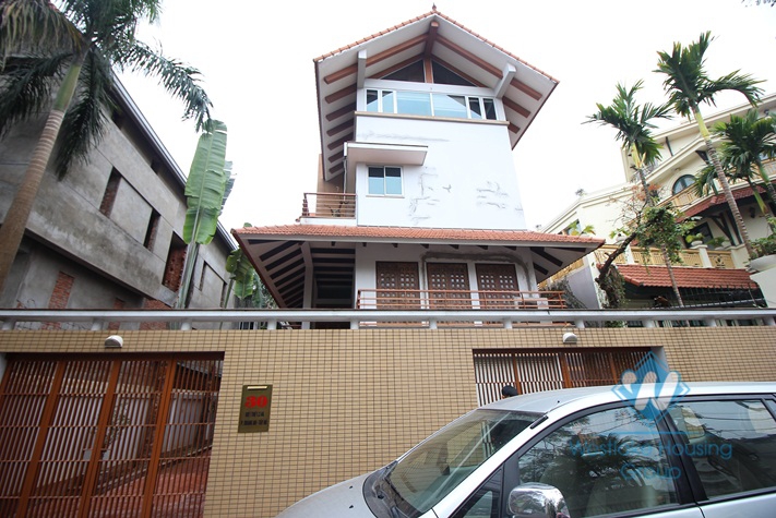 Lakeside villa with swimming pool for rent in Tay Ho, Hanoi