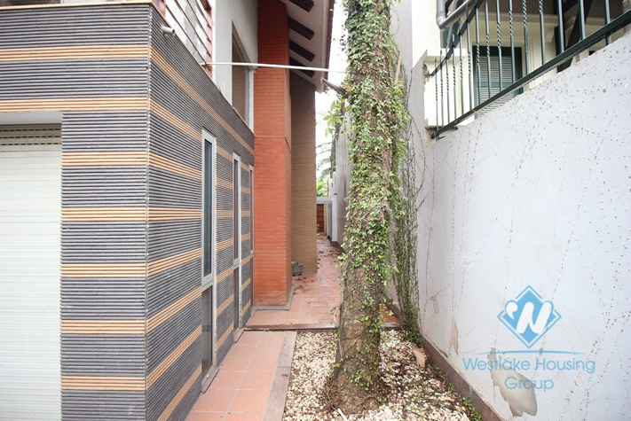 Lakeside villa with swimming pool for rent in Tay Ho, Hanoi