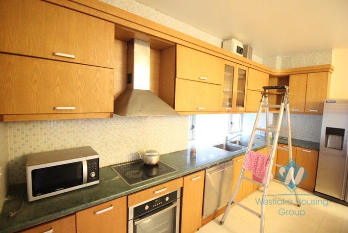 Lakeside villa with swimming pool for rent in Tay Ho, Hanoi