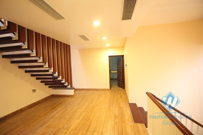 Lakeside villa with swimming pool for rent in Tay Ho, Hanoi