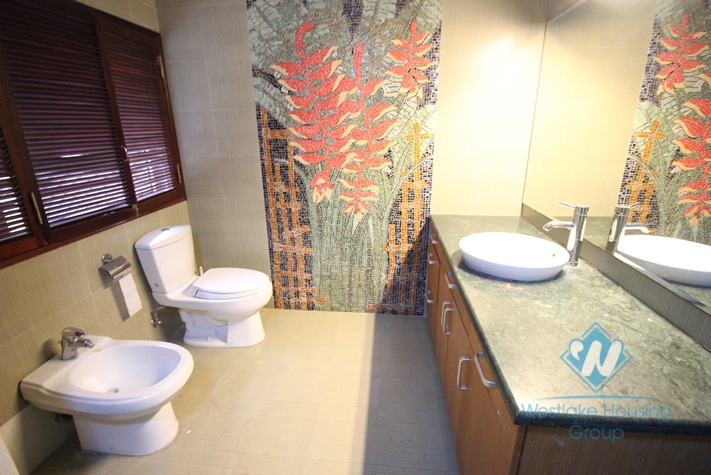 Lakeside villa with swimming pool for rent in Tay Ho, Hanoi