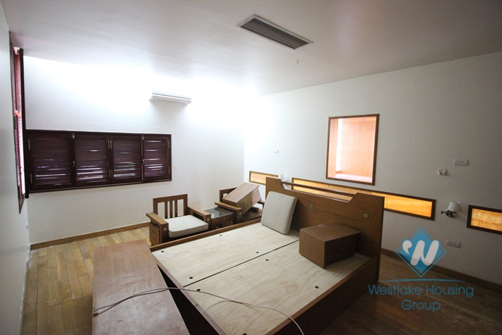 Lakeside villa with swimming pool for rent in Tay Ho, Hanoi