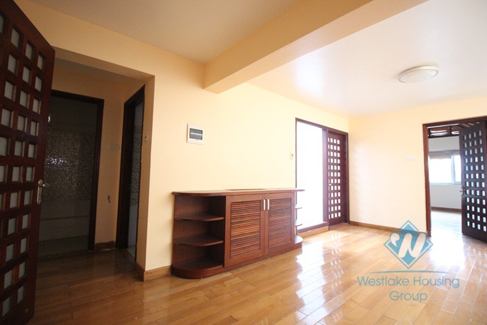 Lakeside villa with swimming pool for rent in Tay Ho, Hanoi