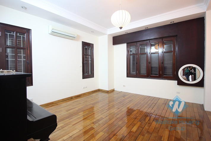 Beautiful villa for rent on Dang Thai Mai, Tay Ho with large ground terrace with greenary, 5 mins walk to Westlake