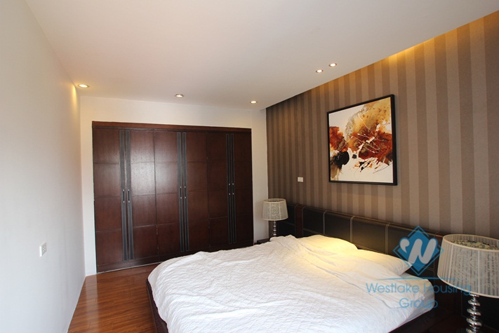Morden apartment  for rent in Nghi Tam Village, Tay Ho, Ha  Noi