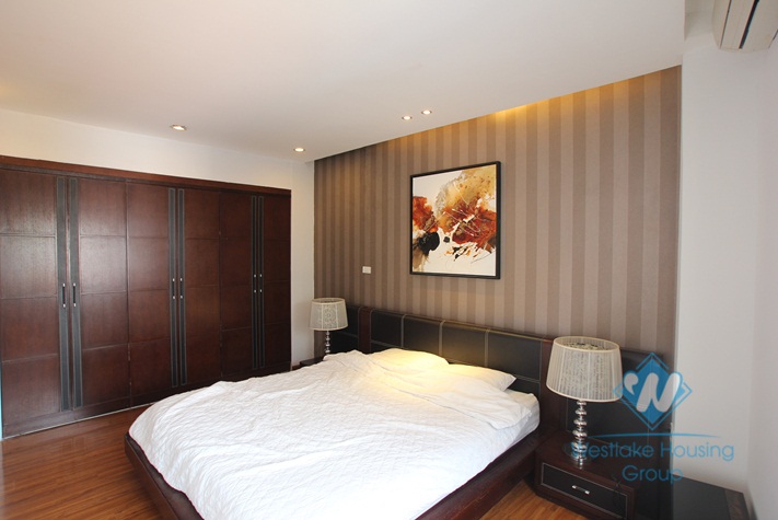 Morden apartment  for rent in Nghi Tam Village, Tay Ho, Ha  Noi