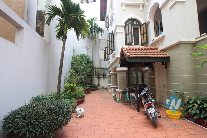 Big House with nice yard for rent in Dang Thai Mai st, Tay Ho, Ha Noi