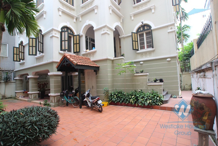 Big House with nice yard for rent in Dang Thai Mai st, Tay Ho, Ha Noi