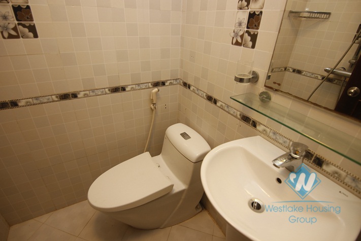Cheap price 4 bedrooms apartment for rent near Thuy Khue street, Hanoi.