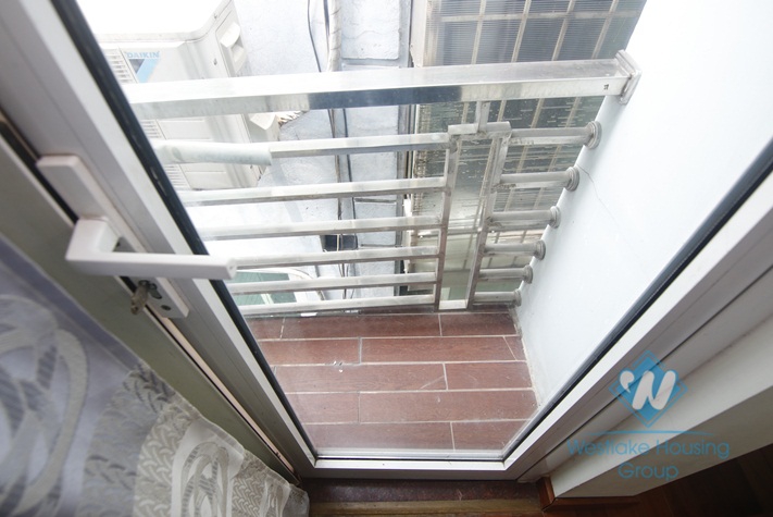 Cheap price 4 bedrooms apartment for rent near Thuy Khue street, Hanoi.