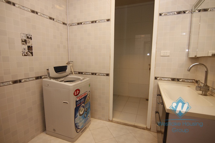 Cheap price 4 bedrooms apartment for rent near Thuy Khue street, Hanoi.