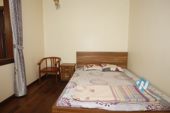 Cheap price 4 bedrooms apartment for rent near Thuy Khue street, Hanoi.
