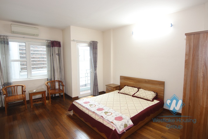 Cheap price 4 bedrooms apartment for rent near Thuy Khue street, Hanoi.