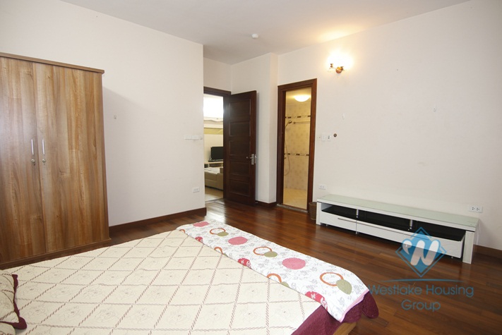 Cheap price 4 bedrooms apartment for rent near Thuy Khue street, Hanoi.