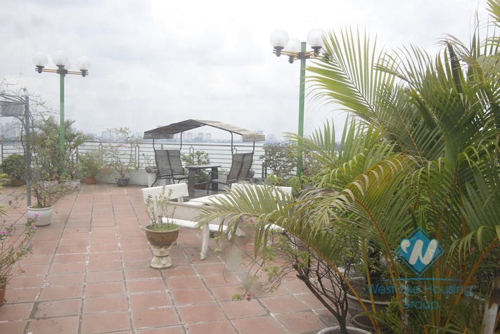 Cheap price 4 bedrooms apartment for rent near Thuy Khue street, Hanoi.