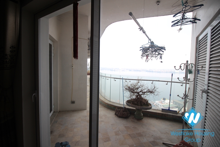 Three bedrooms apartment for rent in Golden Westlake, Tay Ho District, Ha Noi