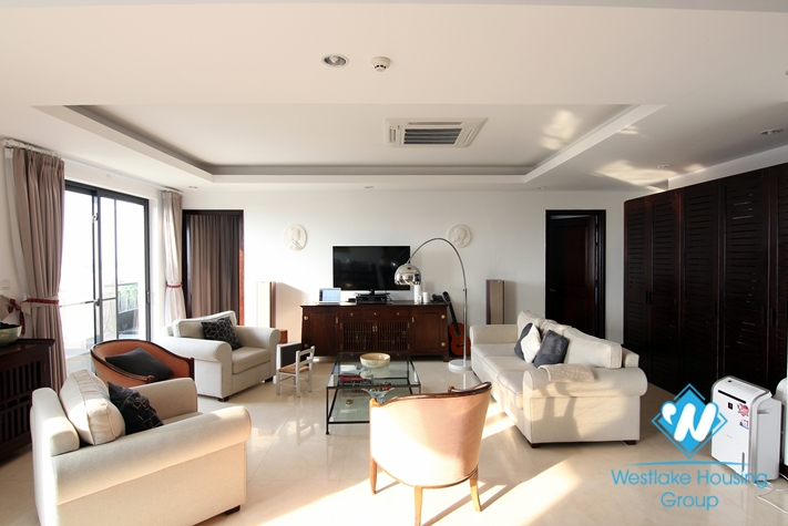 Luxury apartments with 4 bedrooms for rent in Elegant Suites, Tay Ho, Hanoi 