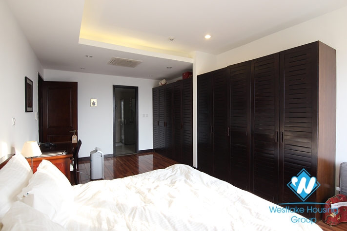 Luxury apartments with 4 bedrooms for rent in Elegant Suites, Tay Ho, Hanoi 
