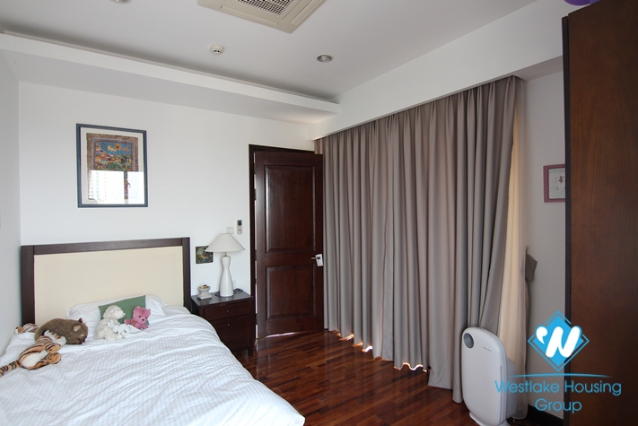 Luxury apartments with 4 bedrooms for rent in Elegant Suites, Tay Ho, Hanoi 