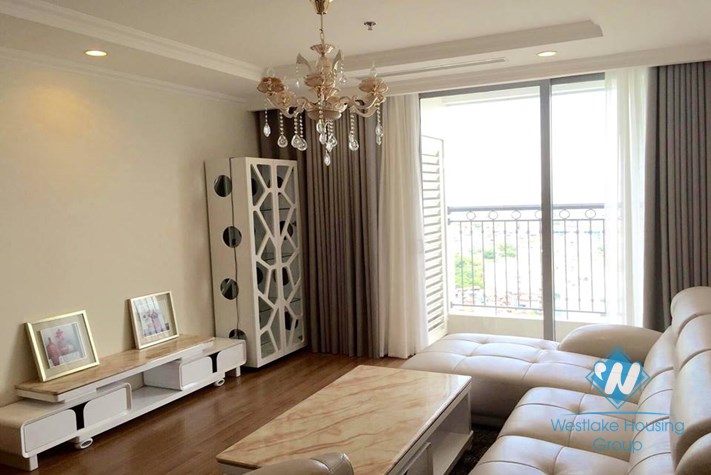 Luxury 03 bedrooms apartment for rent in Vinhome Nguyen Chi Thanh, Ha Noi