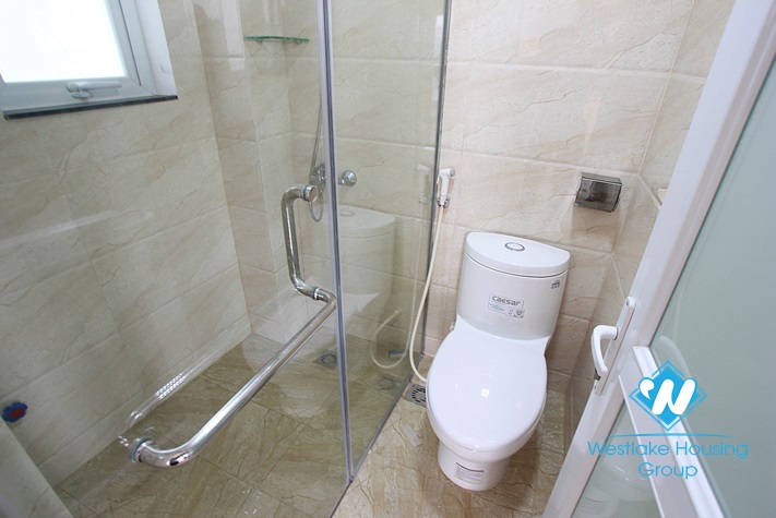 New apartment for rent in Truc Bach area, Ba Dinh, Ha Noi