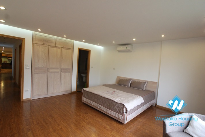 Beautiful serviced apartment for rent in Truc Bach, Ba Dinh, Ha Noi