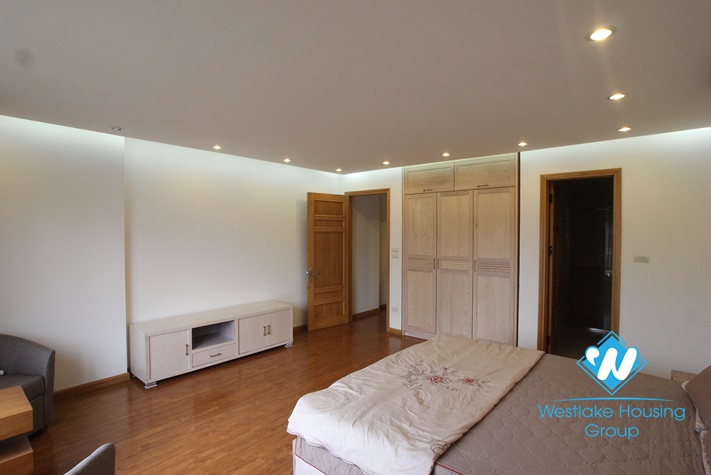 Beautiful serviced apartment for rent in Truc Bach, Ba Dinh, Ha Noi