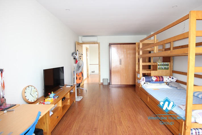 Modern duplex apartment with lakeview for rent in city centre
