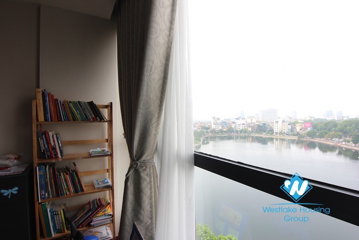Modern duplex apartment with lakeview for rent in city centre