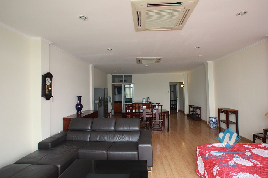 Serviced aparment for rent in Westlake area, lake view, spacious