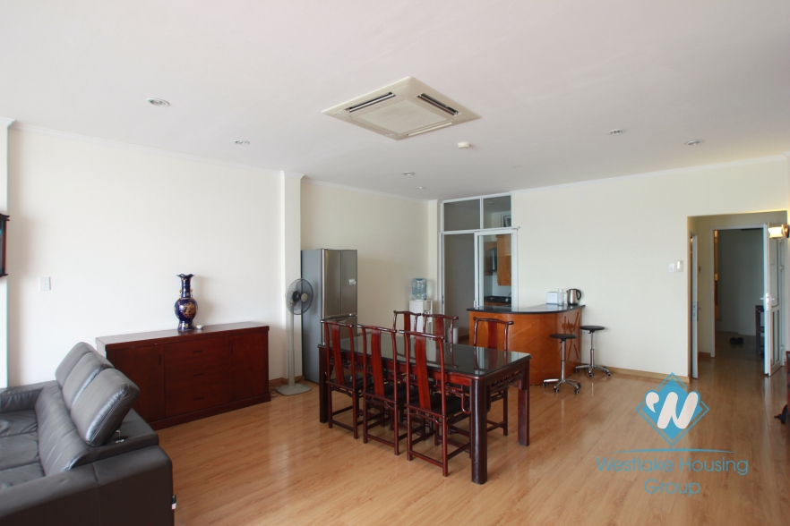 Serviced aparment for rent in Westlake area, lake view, spacious