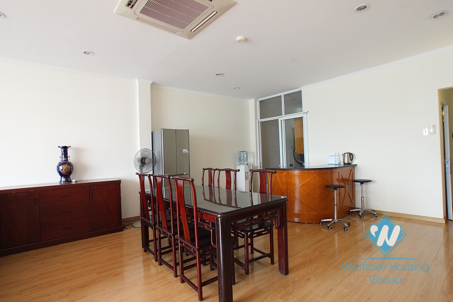 Serviced aparment for rent in Westlake area, lake view, spacious