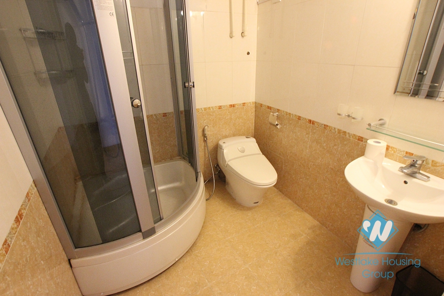 Serviced aparment for rent in Westlake area, lake view, spacious