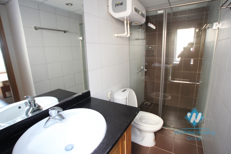 Affordable price 01 bedroom apartment for rent on Tay Ho street, Tay Ho, Ha Noi