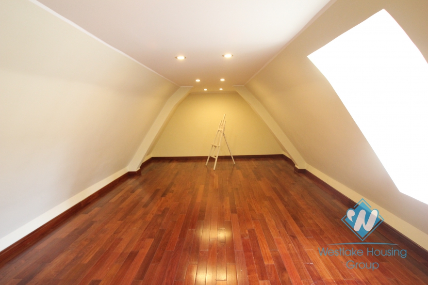 Unfurnish large size house with garden and swimming pool for rent in Ciputra, Tay Ho, Hanoi