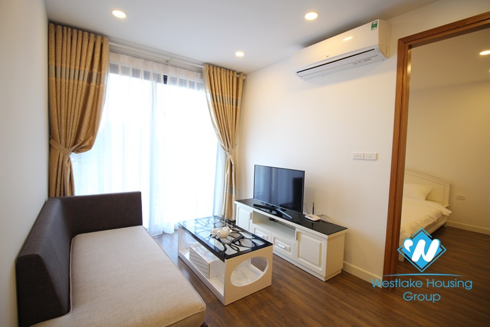 A brandnew lakeview apartment for rent in Ba Dinh