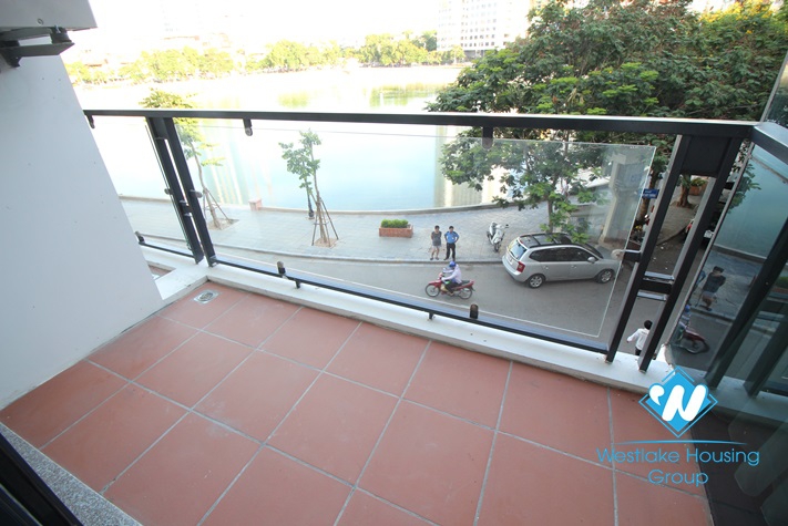 A brandnew lakeview apartment for rent in Ba Dinh