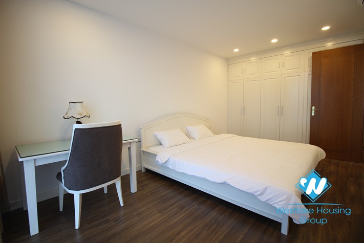 A brandnew lakeview apartment for rent in Ba Dinh