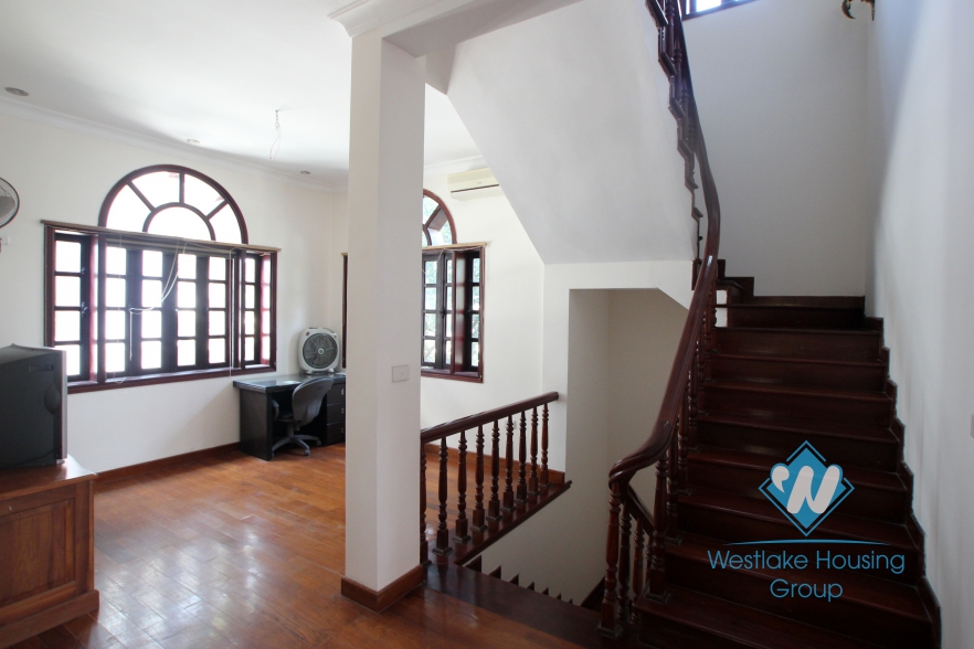 Rental house with 4 bedroom and garden in Ciputra Ha Noi