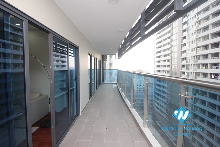 3 bedrooms apartment for rent in Trang An 