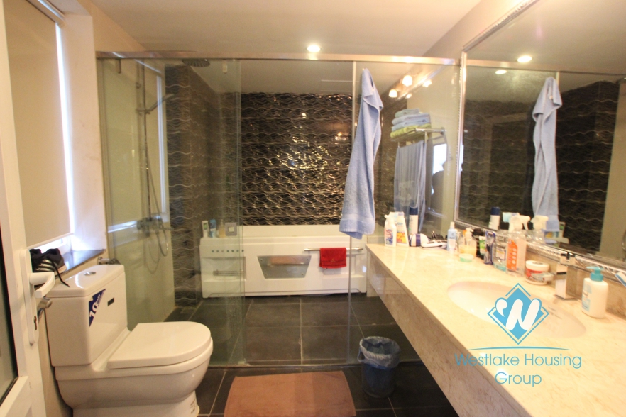 Luxury apartment for rent in Nghi Tam Village 