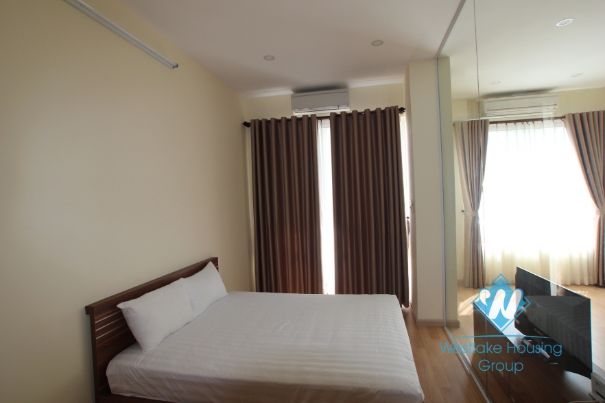 Lake view 01 bedroom apartment rental on Xuan Dieu street, Tay Ho district, Hanoi