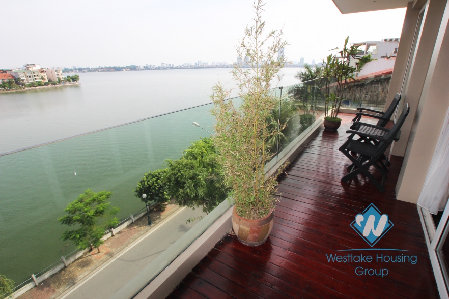 High quality 3 bedrooms apartment for rent in Xuan Dieu, Tay Ho, Hanoi