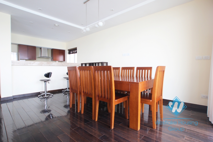 High quality 3 bedrooms apartment for rent in Xuan Dieu, Tay Ho, Hanoi