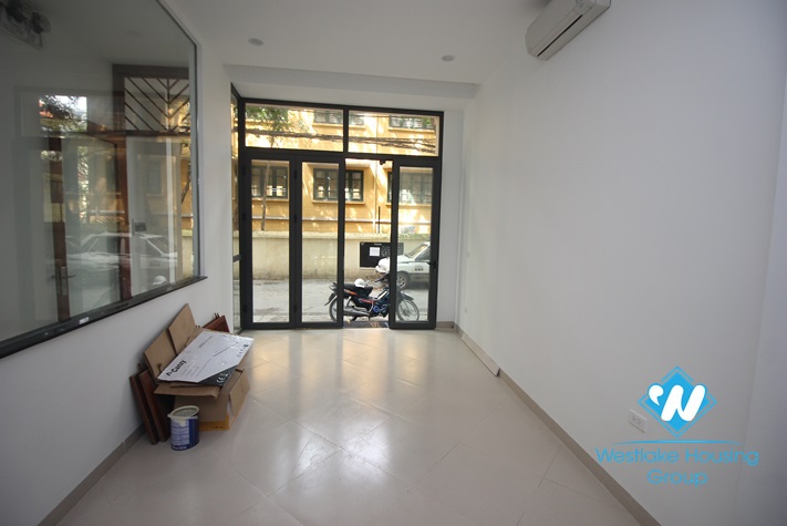 Nice office for rent in Doi Can St, Ba Dinh district 