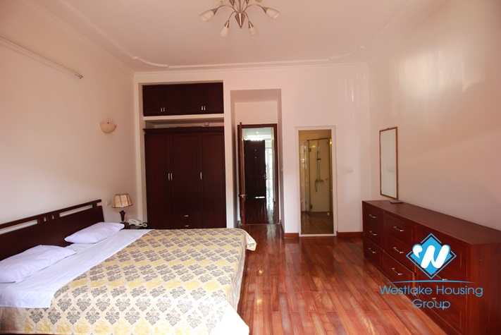 Lovely apartment for rent in Truc Bach lake, Ba Dinh, Hanoi