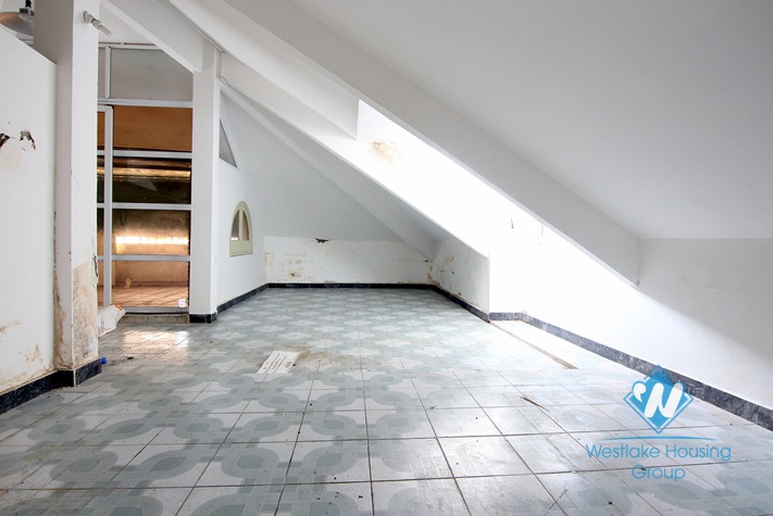 A beautiful restaurant for rent in Tay Ho, Ha noi