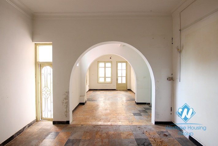 A beautiful restaurant for rent in Tay Ho, Ha noi